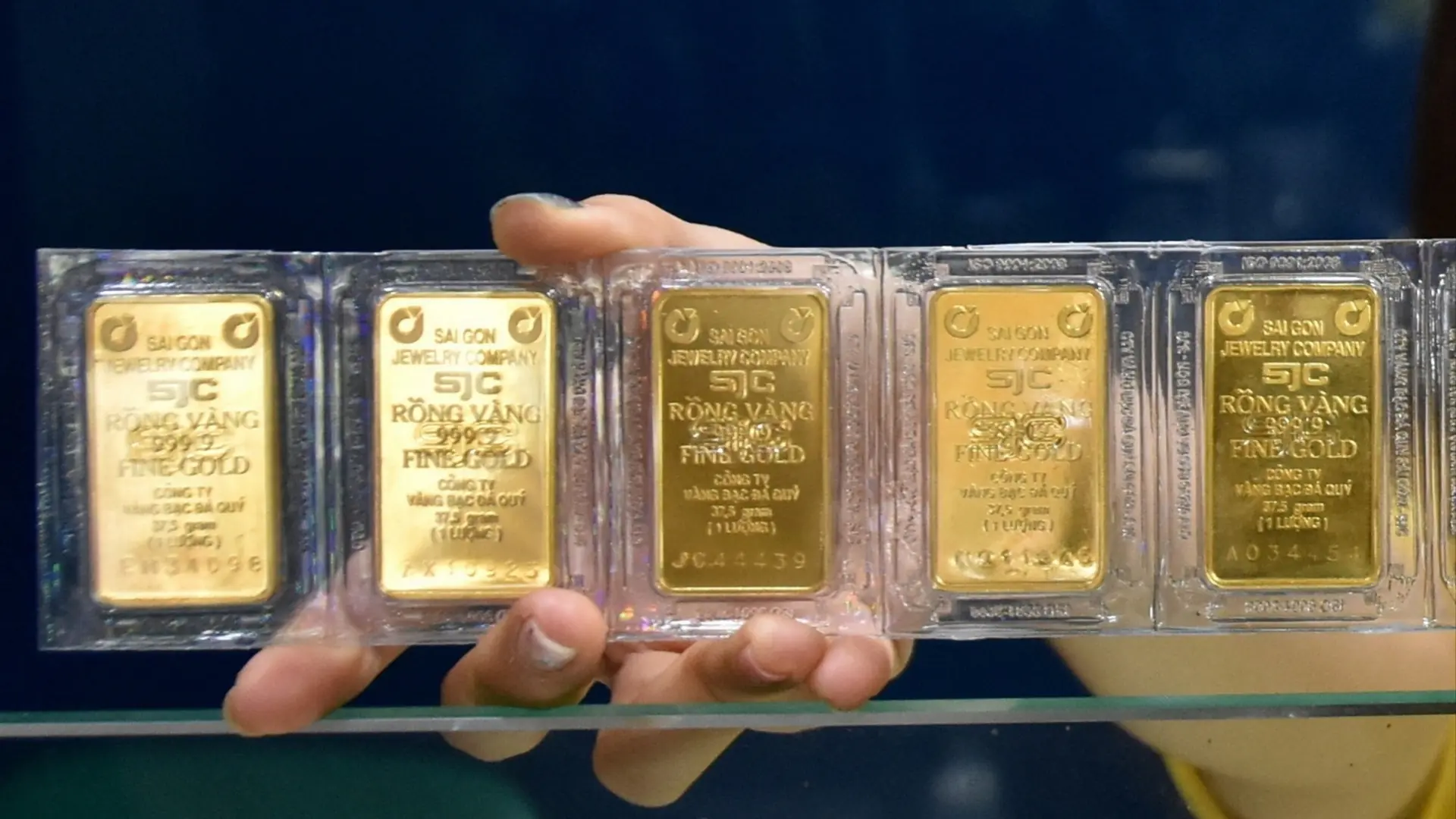 Giá vàng bật tăng mạnh trở lại